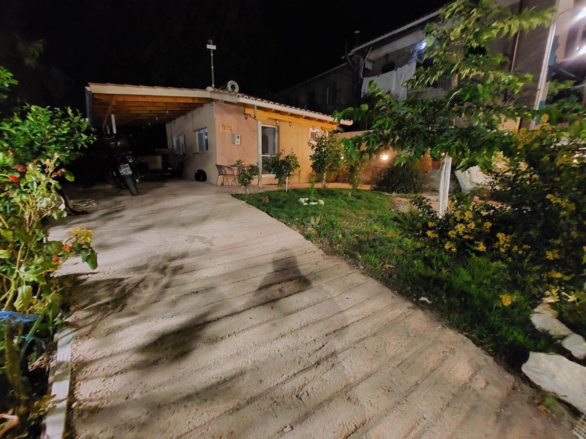 Guest House Tsanes Pinakokhorion Esterno foto