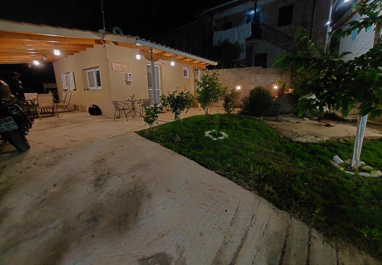 Guest House Tsanes Pinakokhorion Esterno foto